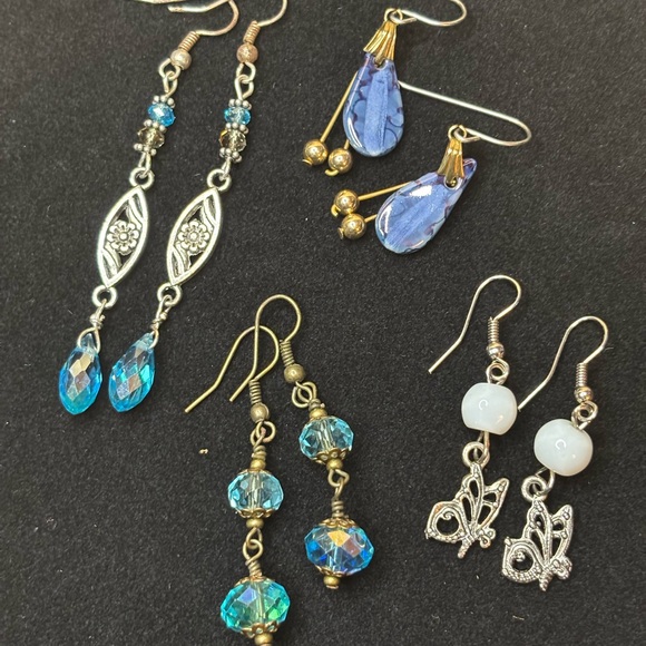 Jewelry - Vintage Silver/Blue Earrings (set of 4)